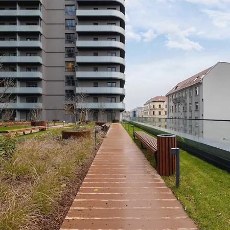 Luksusowe, Klimatyzowane Studio W Centrum Katowic Z Pieknym Widokiem Na Miasto, Wanna Z Hydromasazem, Biurkiem I Parkingiem By Renters Prestige Katowice Exterior photo