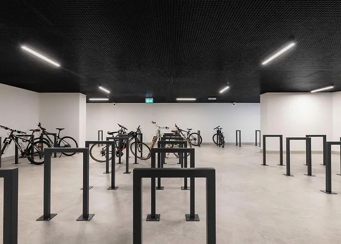 Luksusowe, Klimatyzowane Studio W Centrum Katowic Z Pieknym Widokiem Na Miasto, Wanna Z Hydromasazem, Biurkiem I Parkingiem By Renters Prestige