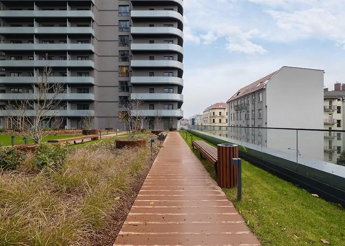 Luksusowe, Klimatyzowane Studio W Centrum Katowic Z Pieknym Widokiem Na Miasto, Wanna Z Hydromasazem, Biurkiem I Parkingiem By Renters Prestige