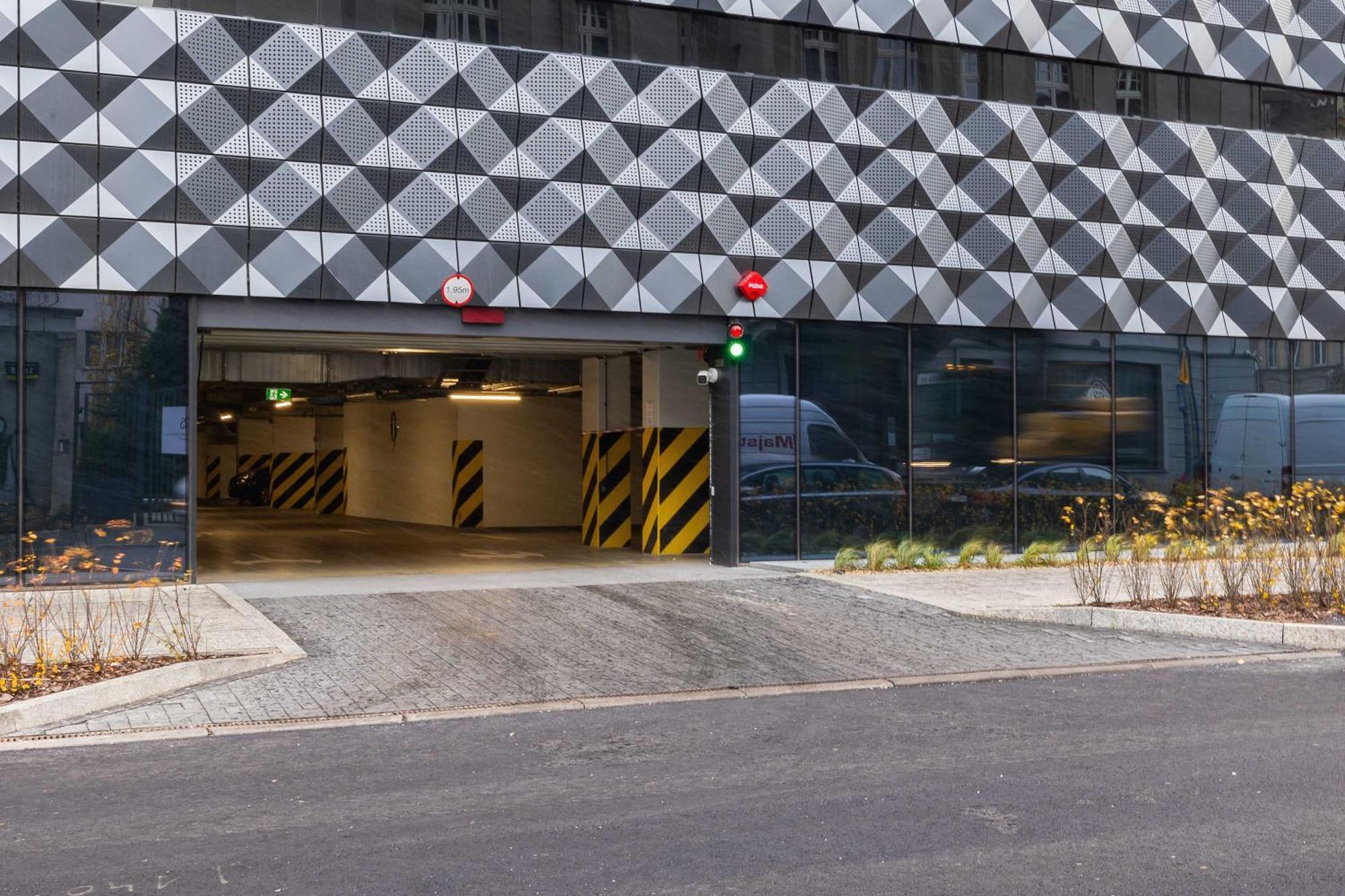 Apartment Luksusowe, Klimatyzowane W Centrum Katowic Z Pieknym Widokiem Na Miasto, Wanna Z Hydromasazem, Biurkiem I Parkingiem By Renters Prestige